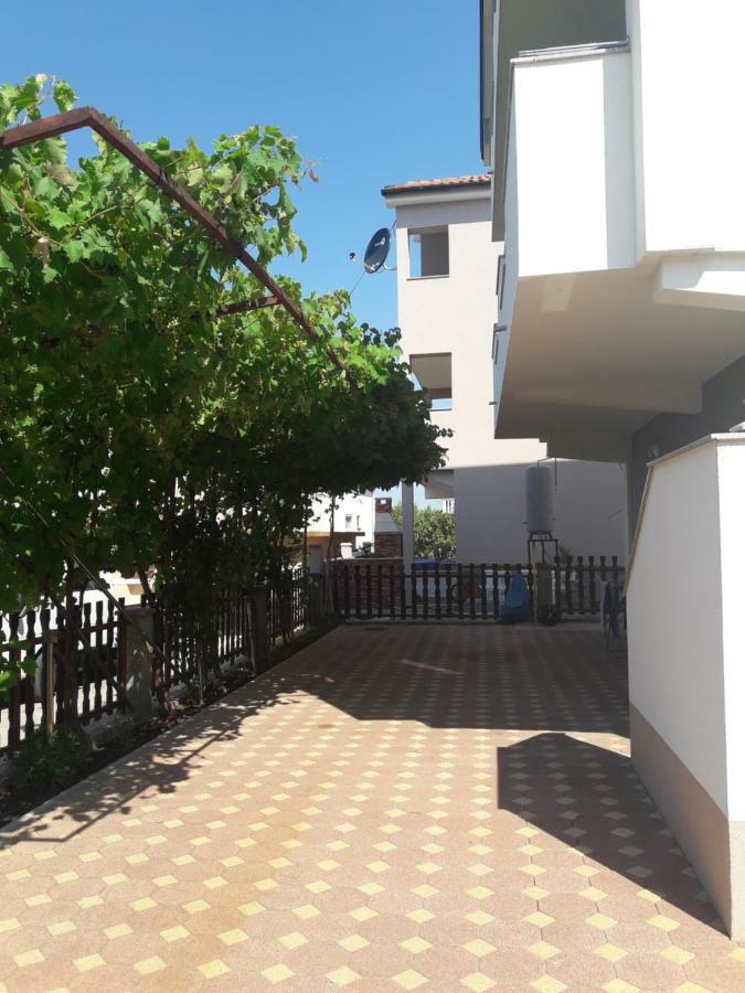 Apartmani Kuzmic Vrsi Exterior foto